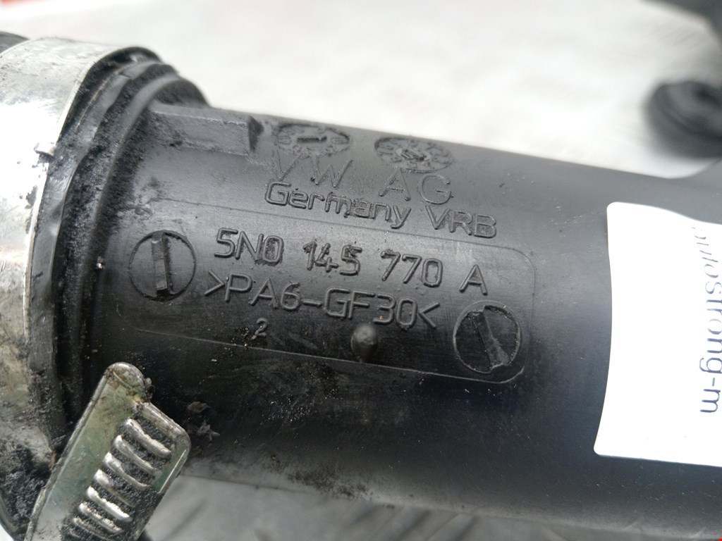 Патрубок интеркулера VOLKSWAGEN Jetta V 2005-2011