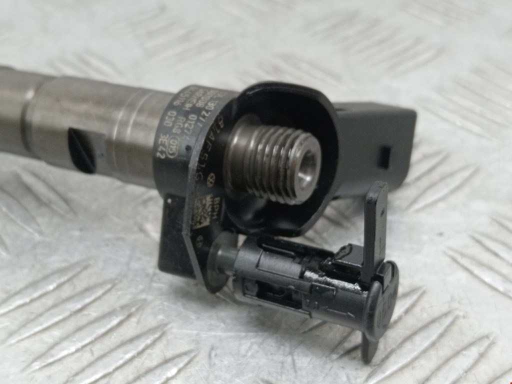 Форсунка дизельная электрическая VOLKSWAGEN Jetta V 2005-2011