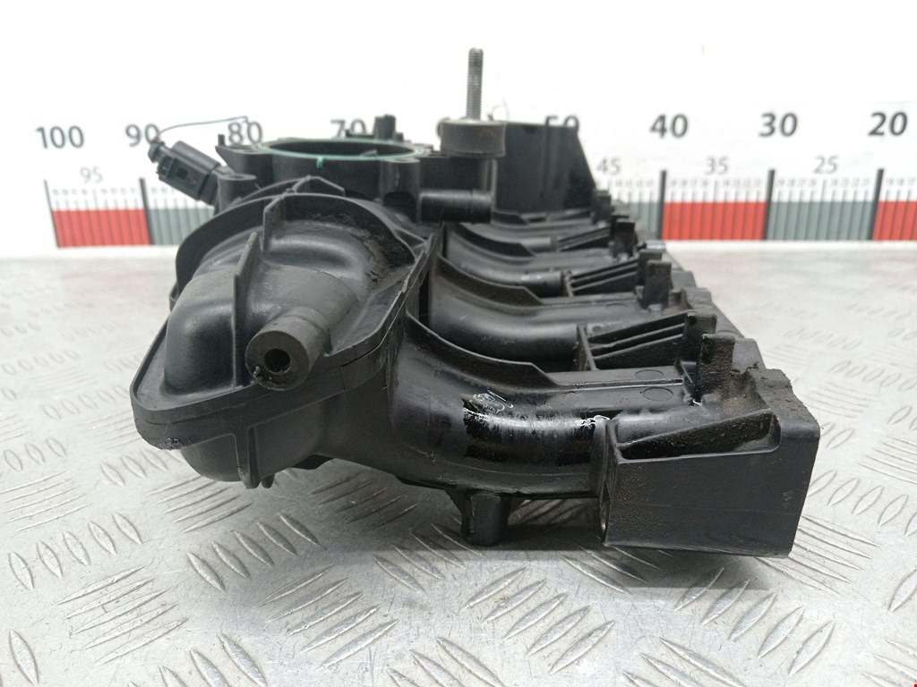 Коллектор впускной AUDI A4 B7 2004-2007