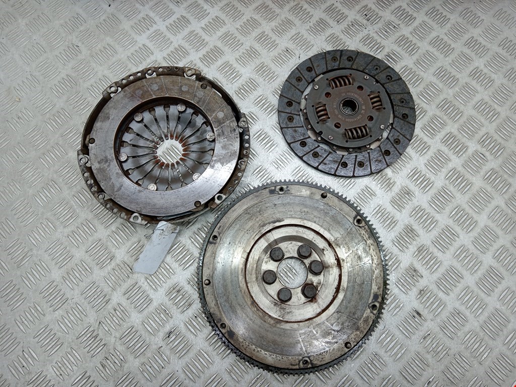 Маховик (демпфер сцепления) SKODA Fabia MK2 5J 2007-2014