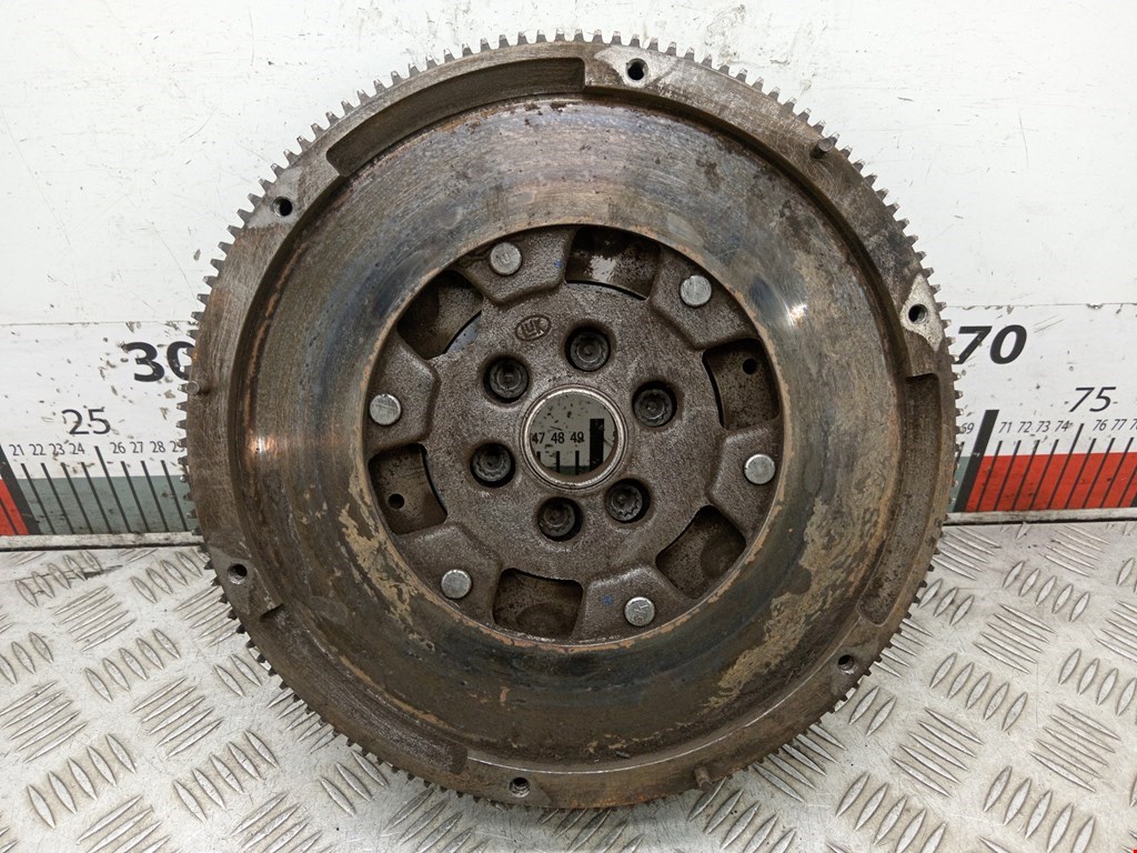 Маховик (демпфер сцепления) VOLKSWAGEN Golf V 2003-2009