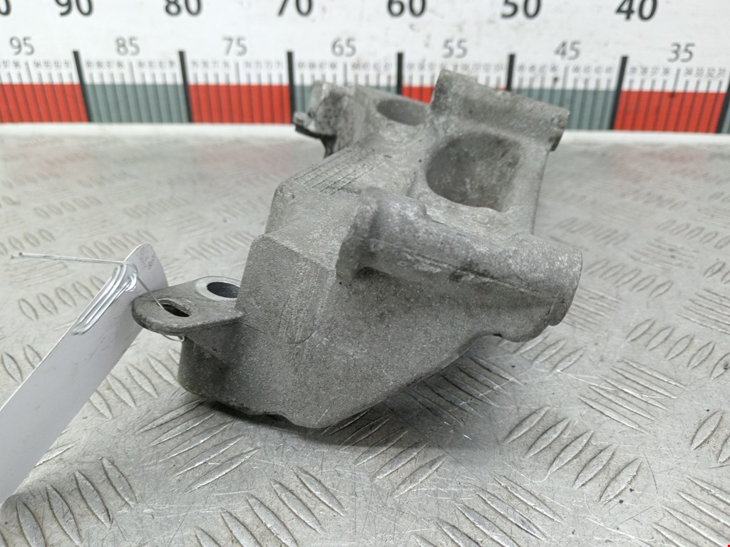 Кронштейн генератора RENAULT Scenic II 2003-2010