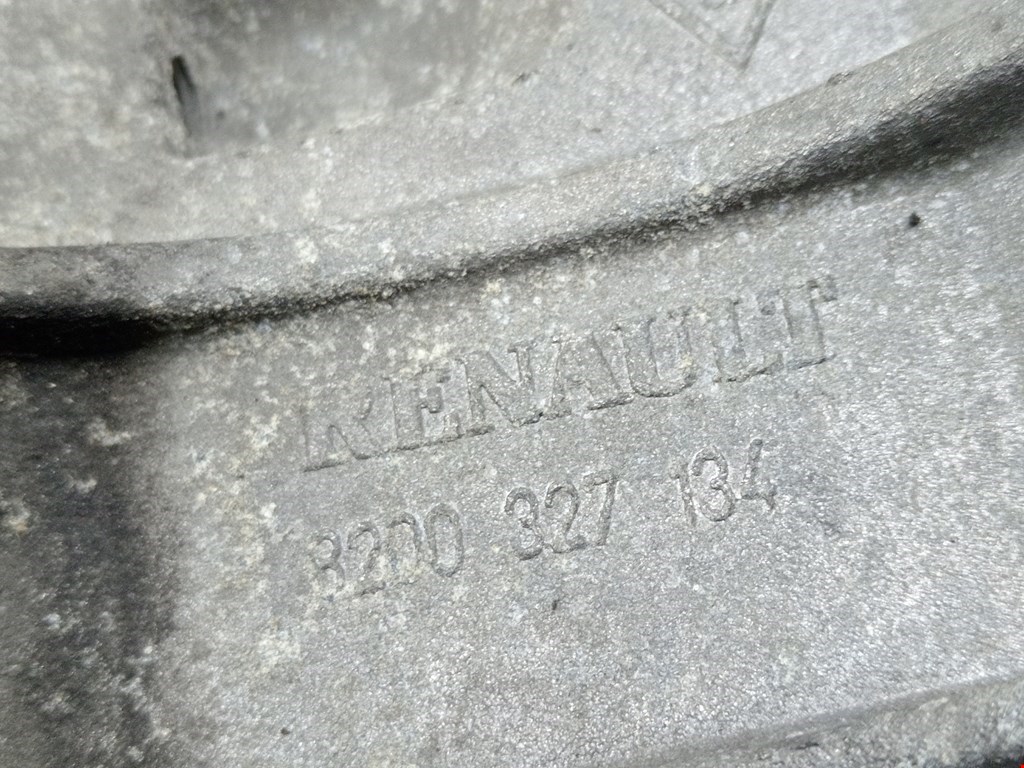 Кронштейн генератора RENAULT Scenic II 2003-2010