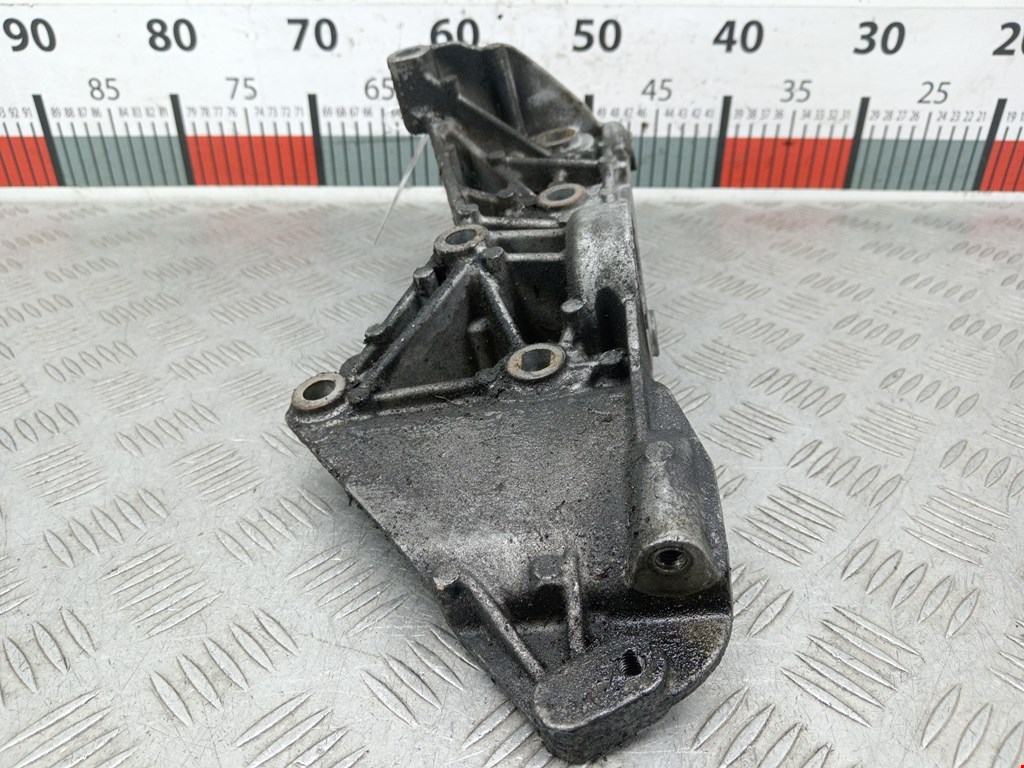 Кронштейн генератора RENAULT Scenic II 2003-2010