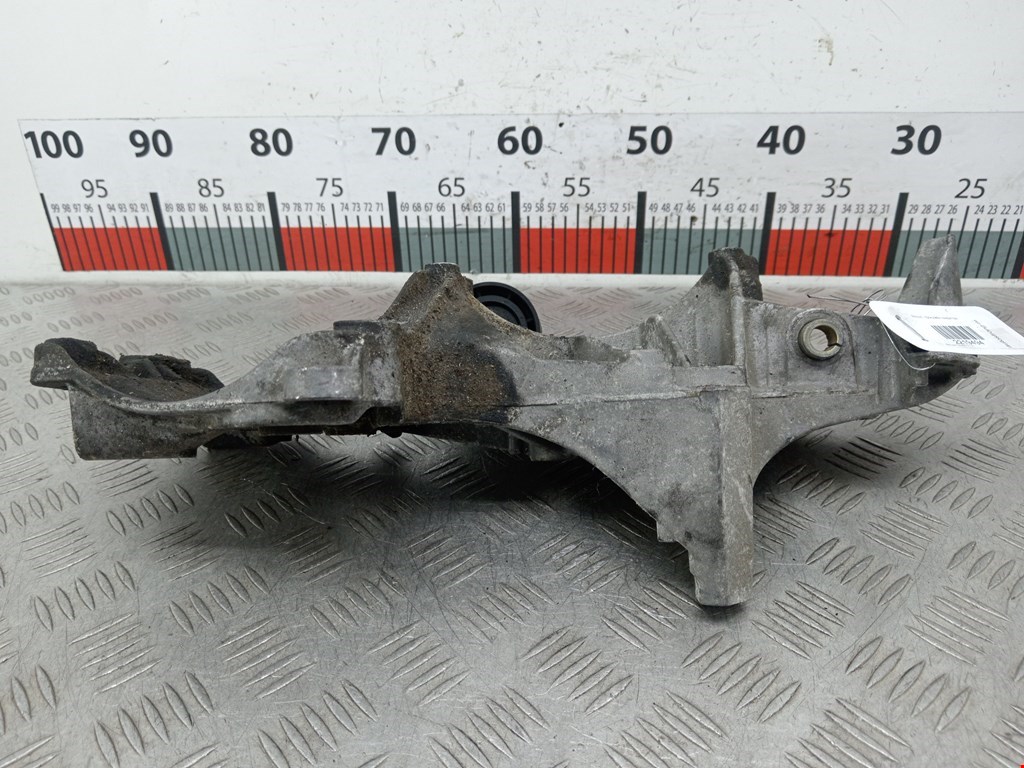 Кронштейн генератора RENAULT Scenic II 2003-2010