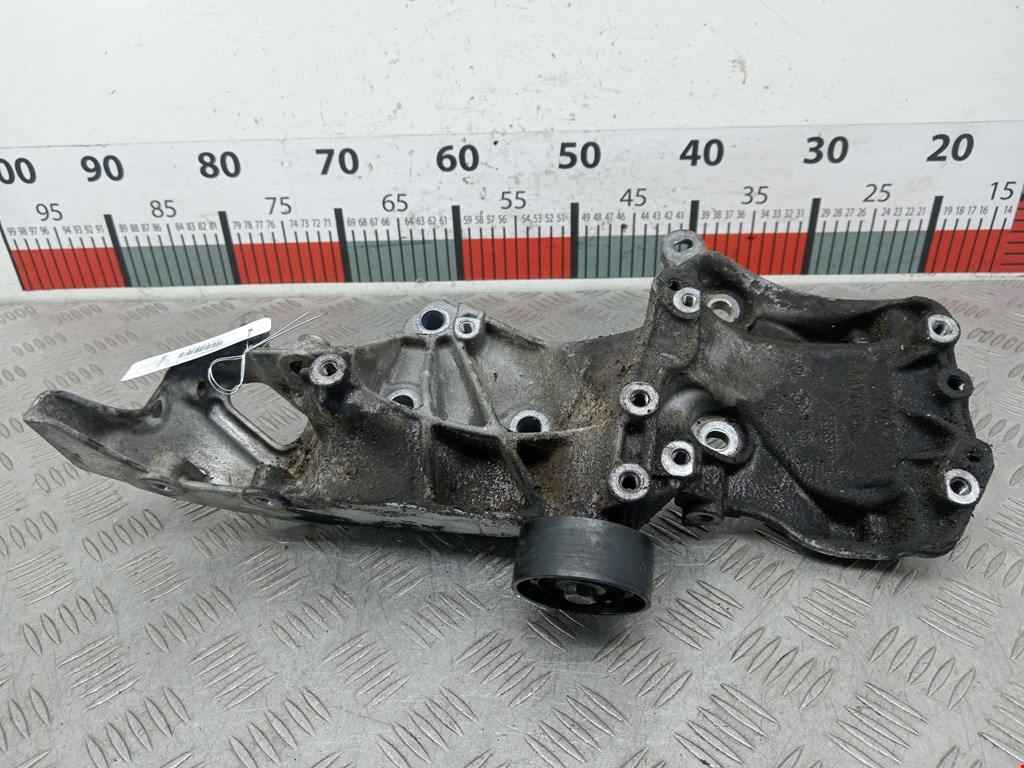 Кронштейн генератора RENAULT Scenic II 2003-2010