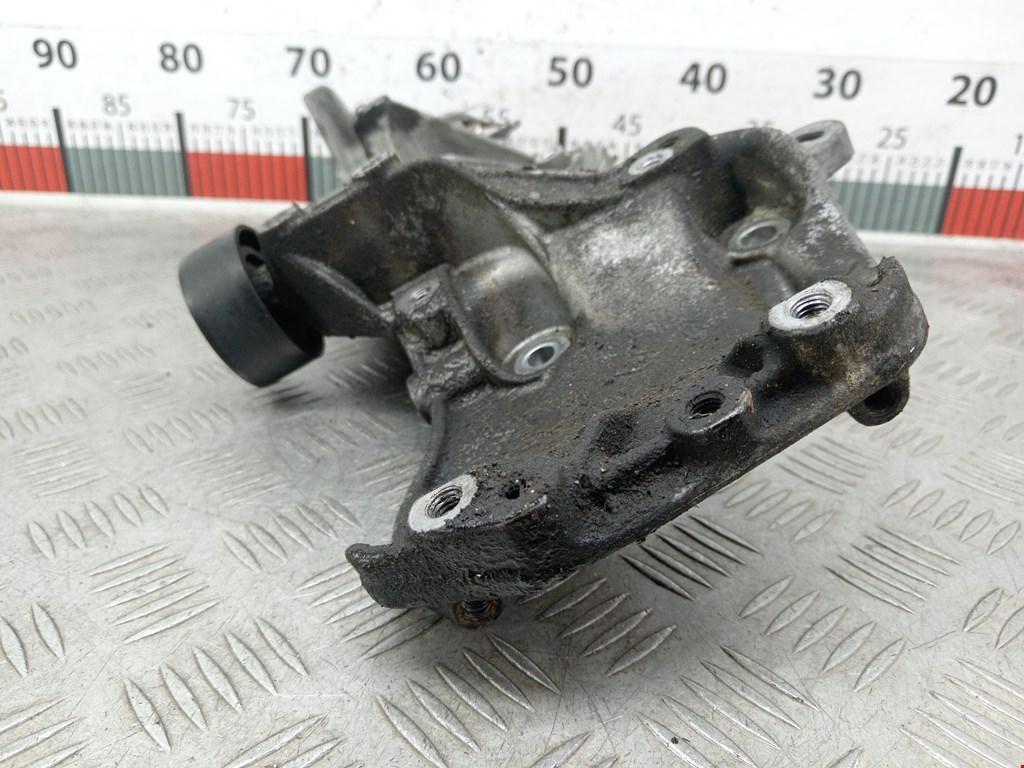 Кронштейн генератора RENAULT Scenic II 2003-2010