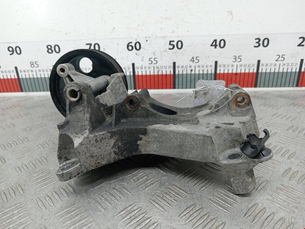 Кронштейн генератора RENAULT Megane I 1996-2002