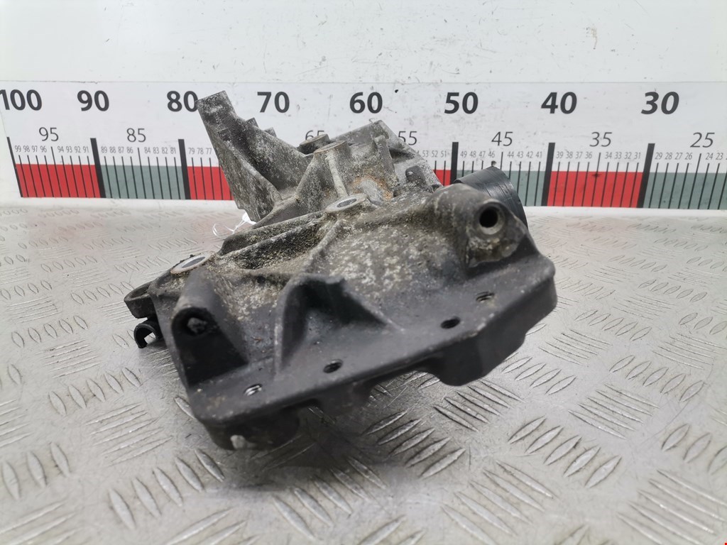 Кронштейн генератора RENAULT Megane I 1996-2002