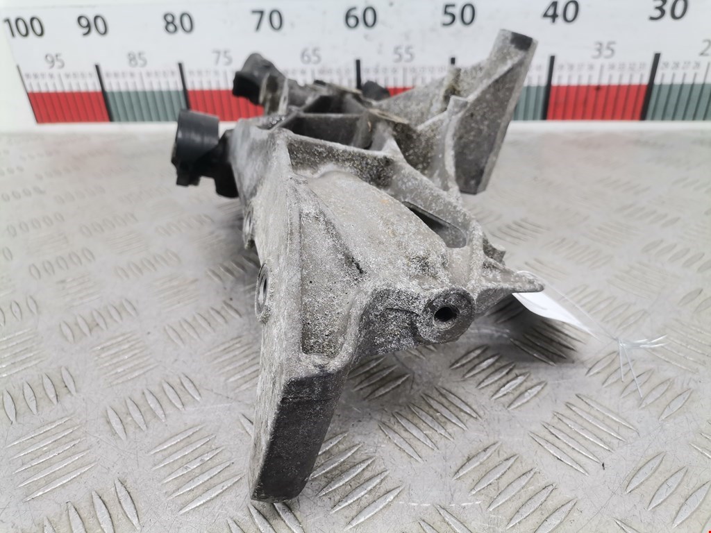 Кронштейн генератора RENAULT Megane I 1996-2002