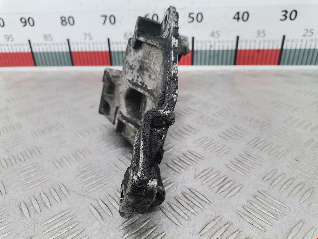 Кронштейн генератора RENAULT Megane II 2002-2009