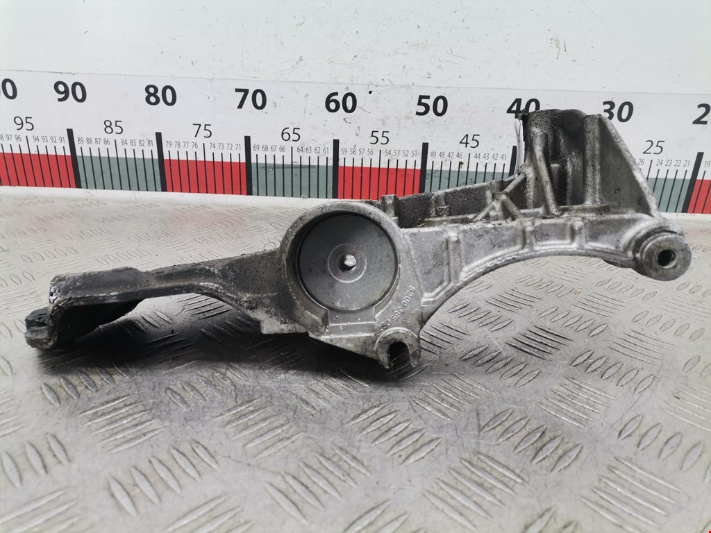 Кронштейн генератора RENAULT Megane II 2002-2009