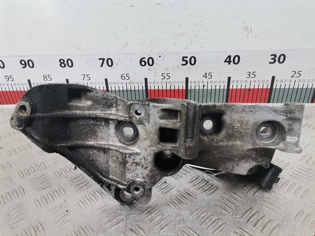 Кронштейн генератора RENAULT Megane II 2002-2009