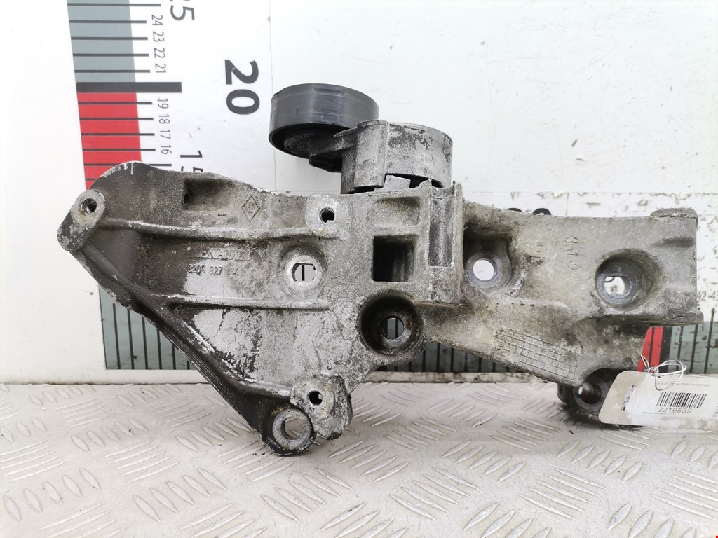 Кронштейн генератора RENAULT Megane II 2002-2009