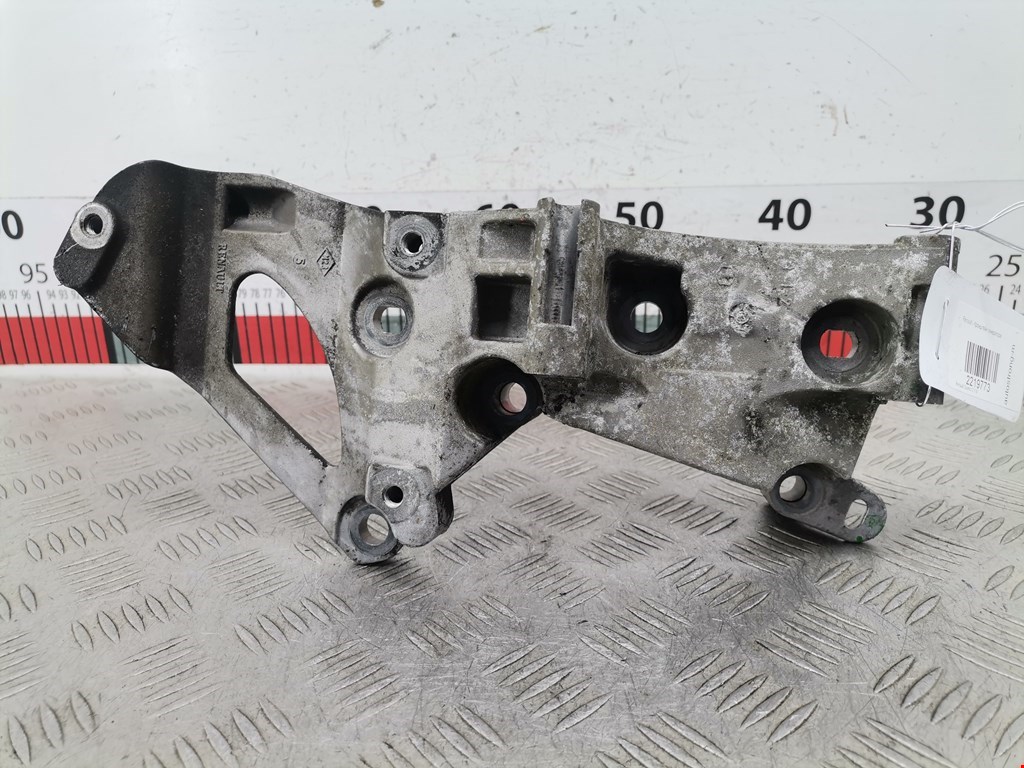 Кронштейн генератора RENAULT Scenic II 2003-2010