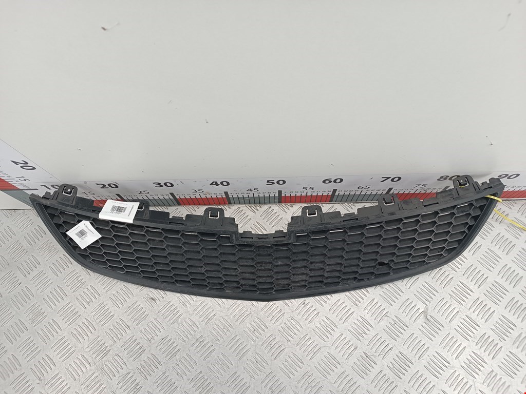 Решетка радиатора CHEVROLET Cruze 2009-2015