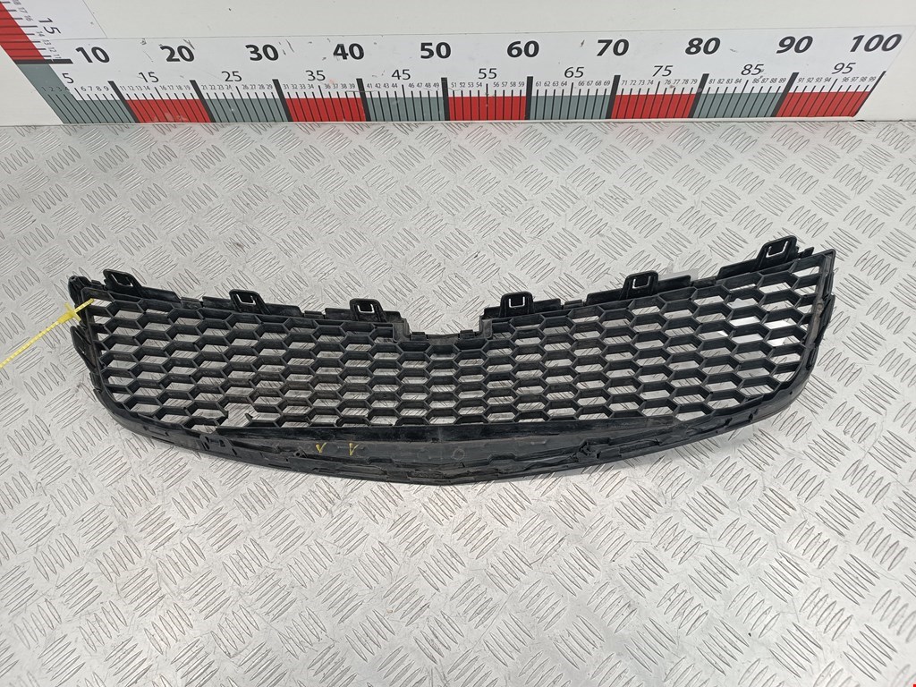 Решетка радиатора CHEVROLET Cruze 2009-2015