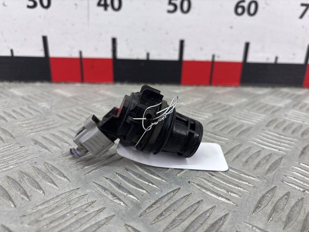 Насос (моторчик) омывателя Mazda 6 GH (2007-2013)