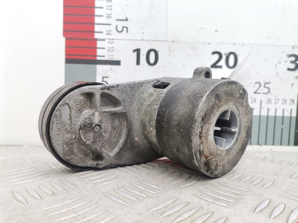 Натяжитель ремня генератора (приводного поликлинового ремня Audi A6 C5 (1997-2005)