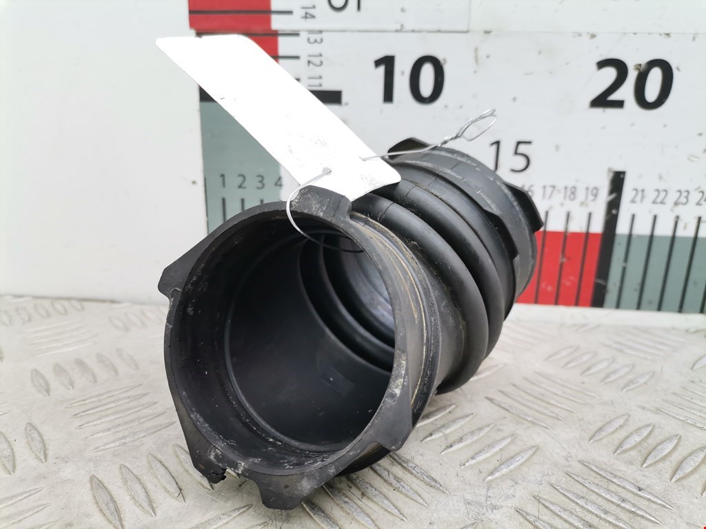 Патрубок воздушного фильтра TOYOTA Auris E150 2006-2012