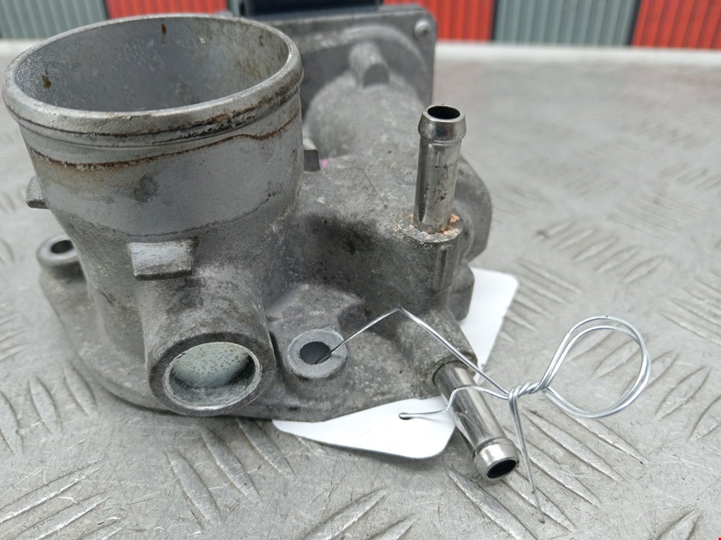 Заслонка дроссельная электрическая TOYOTA Yaris 1999-2005