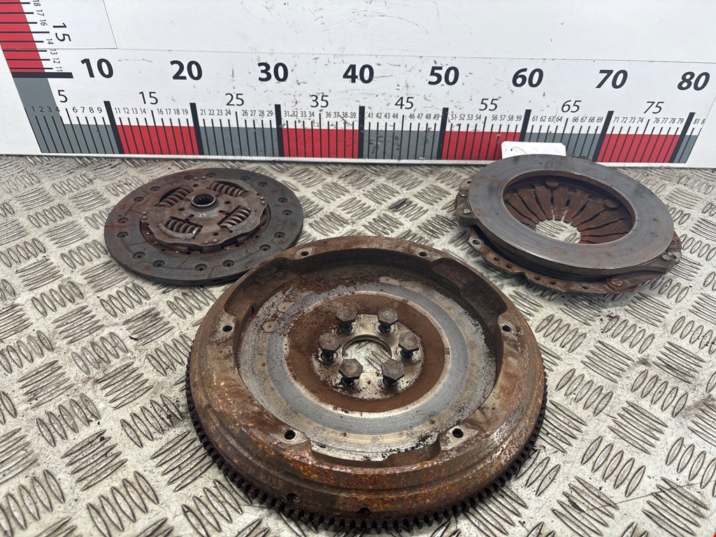 Маховик (демпфер сцепления) OPEL Meriva A 2003-2010