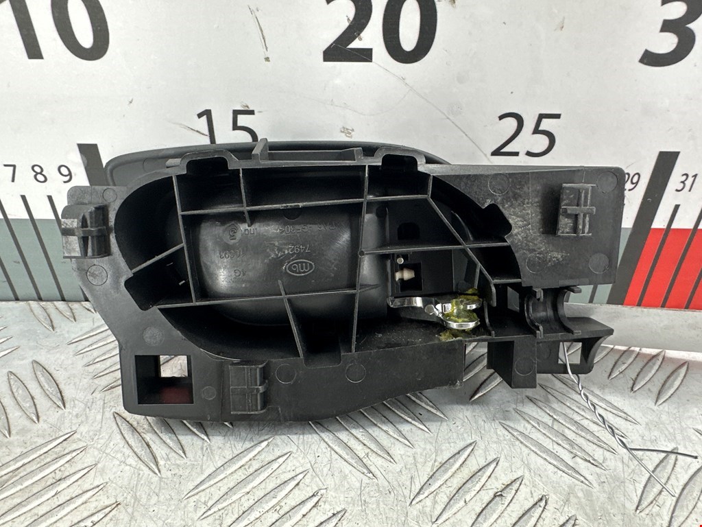 Ручка дверная задняя внутренняя левая PEUGEOT 308 2007-2015