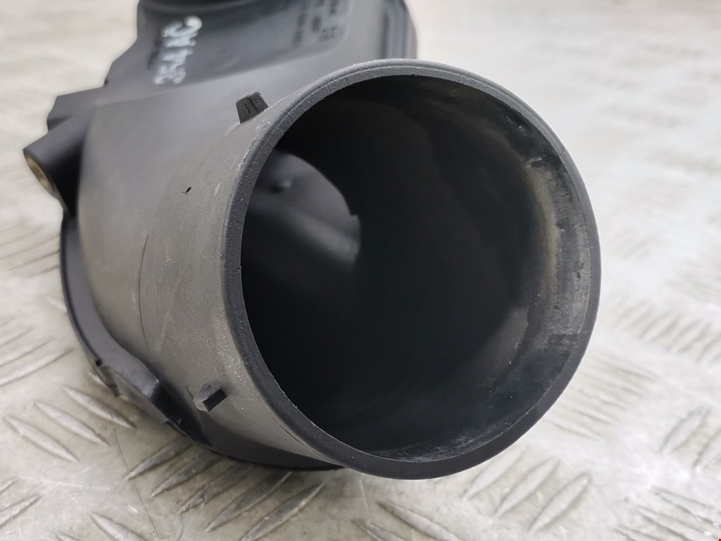 Патрубок воздушного фильтра AUDI A4 B6 2001-2005