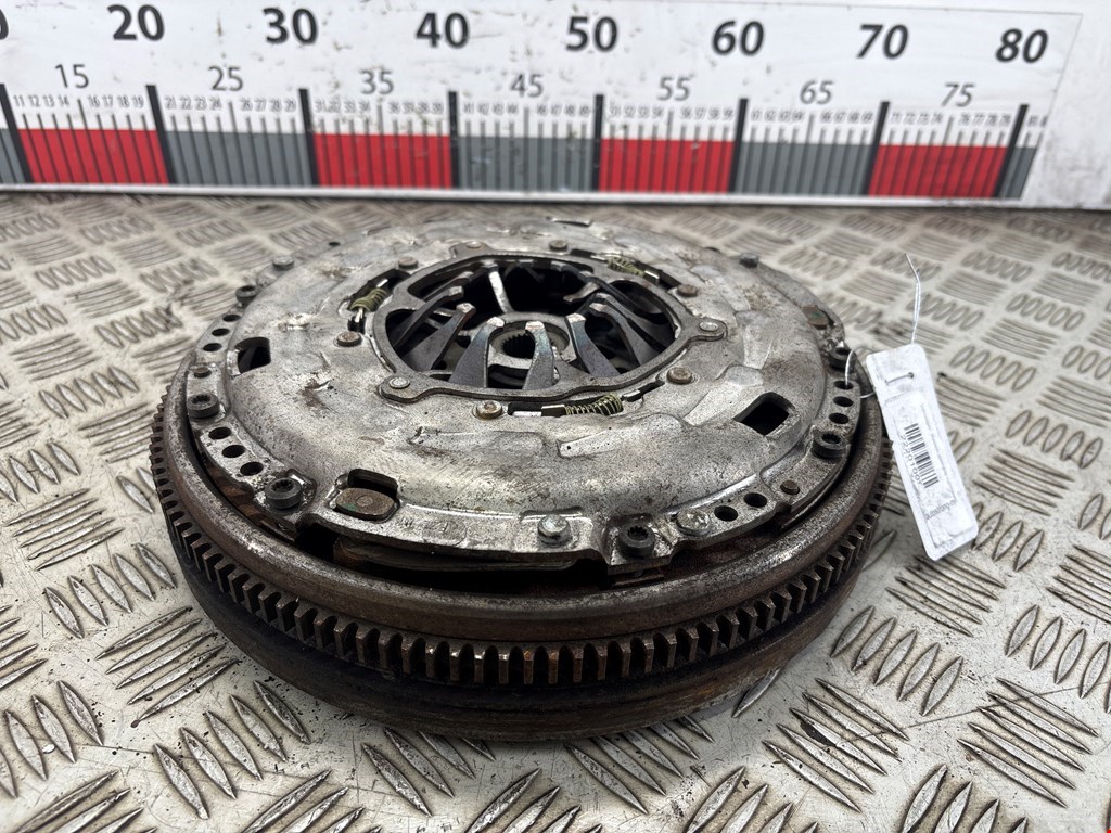 Маховик (демпфер сцепления) VOLKSWAGEN Golf V 2003-2009