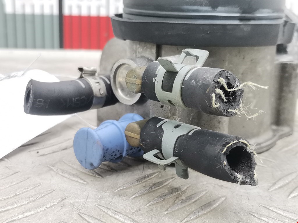 Заслонка дроссельная электрическая AUDI A4 B6 2001-2005