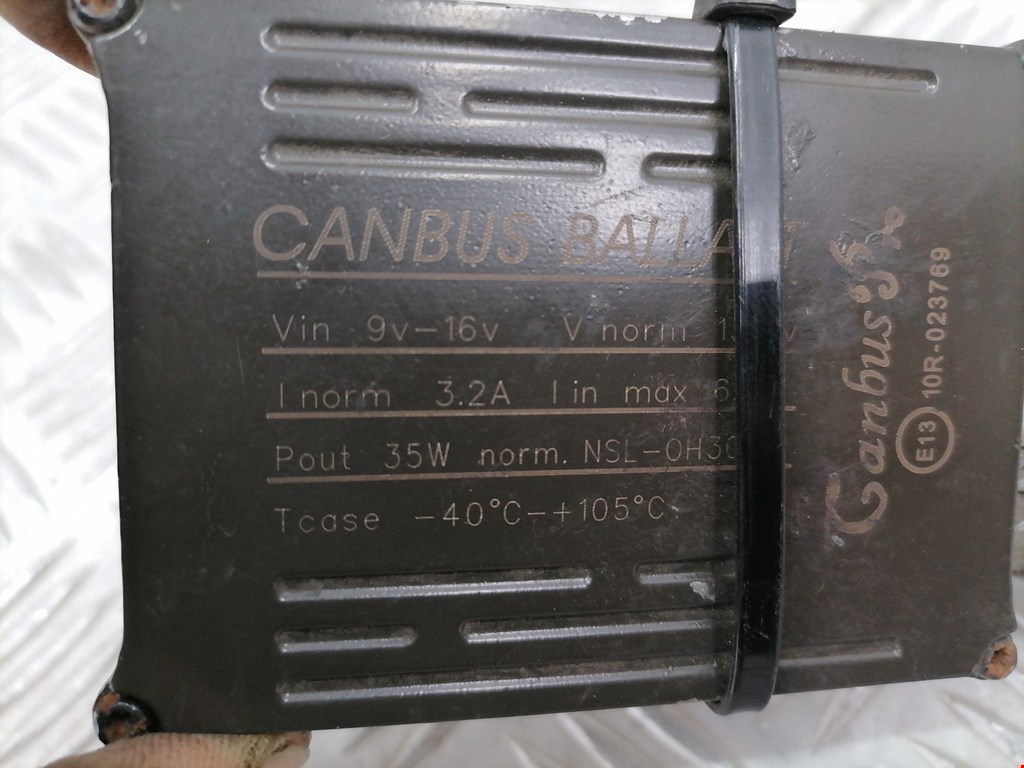 Блок ксеноновой лампы (розжига ксенона) BMW X3 E83 2003-2010