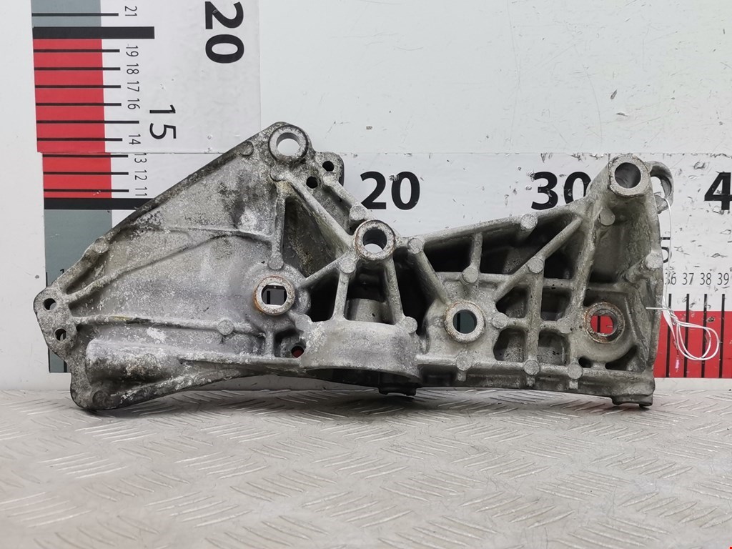 Кронштейн генератора RENAULT Megane III 2009-2016