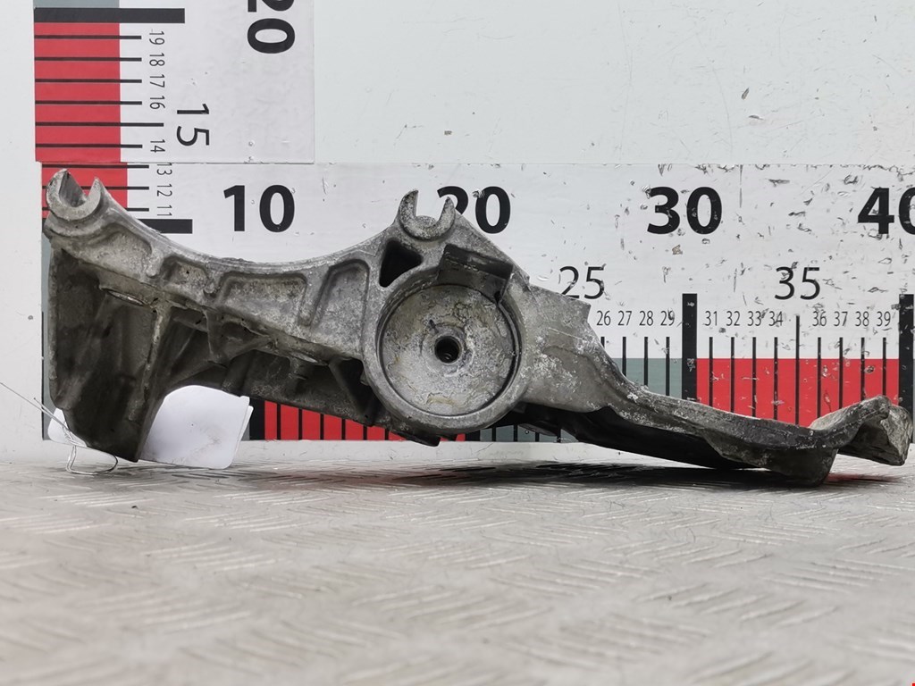 Кронштейн генератора RENAULT Megane III 2009-2016