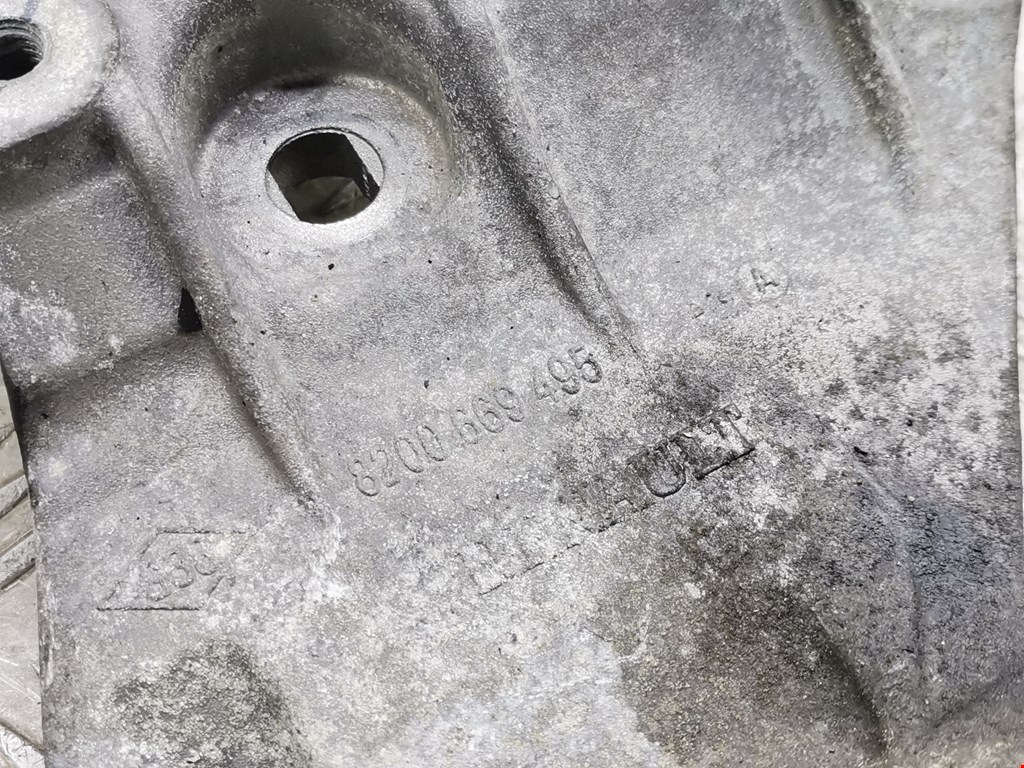 Кронштейн генератора RENAULT Megane III 2009-2016