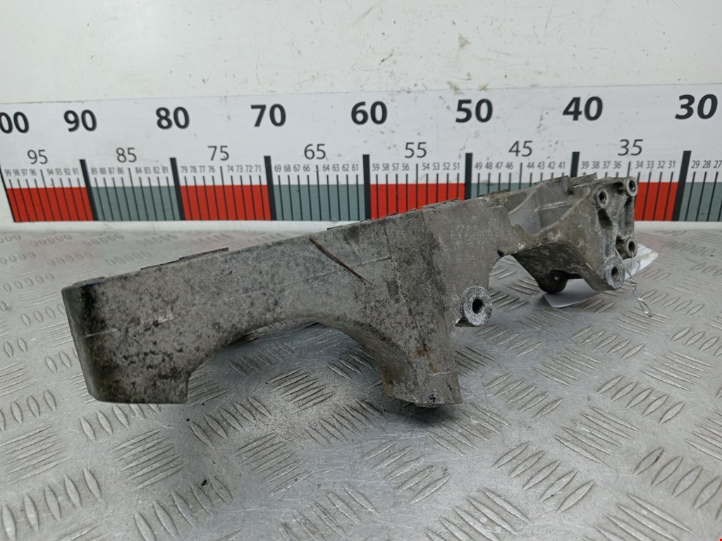 Кронштейн генератора VOLKSWAGEN Golf VI 2009-2012