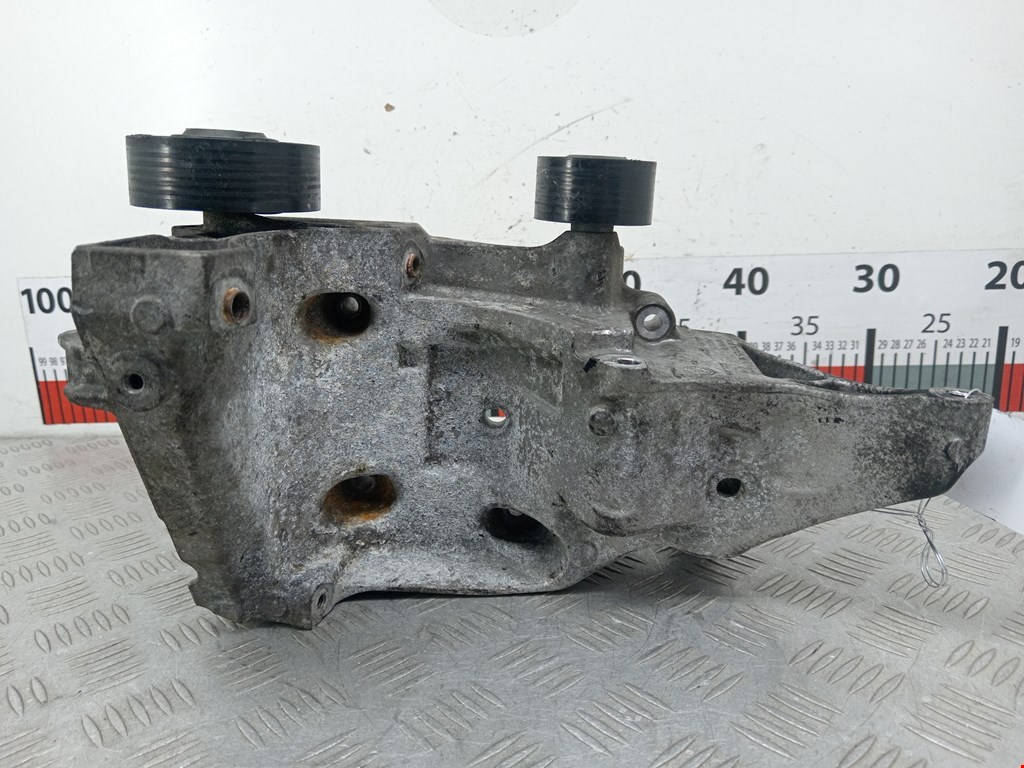 Кронштейн генератора BMW 1er E81\E87 2004-2011