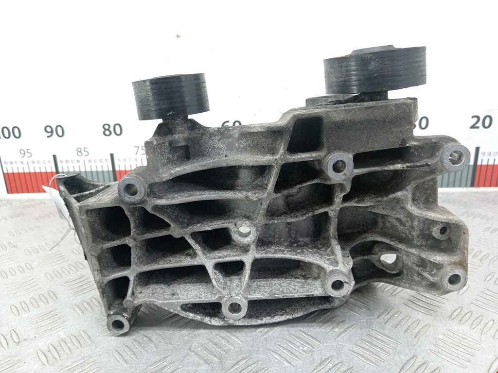 Кронштейн генератора BMW 1er E81\E87 2004-2011