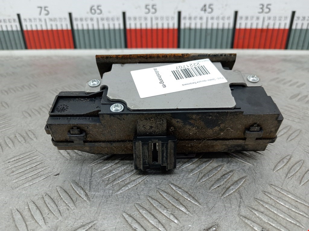 Замок багажника (крышки двери) FORD C-MAX 2003-2010