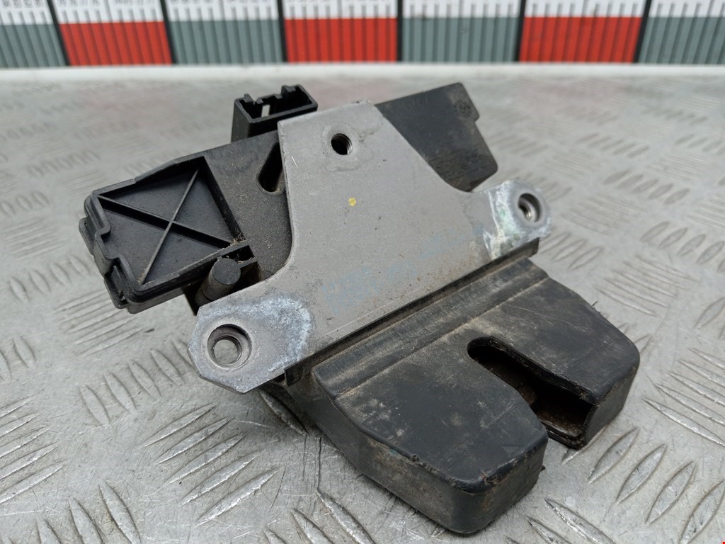 Замок багажника (крышки двери) FORD C-MAX 2003-2010