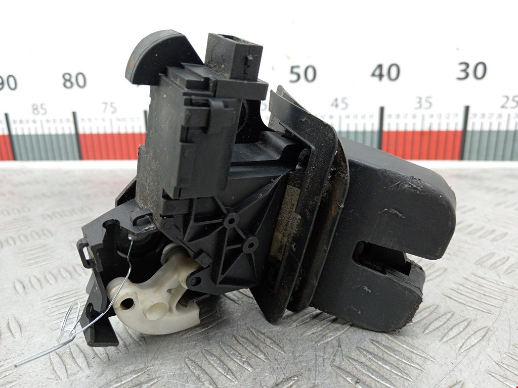 Замок багажника (крышки двери) AUDI A6 C6 2004-2010