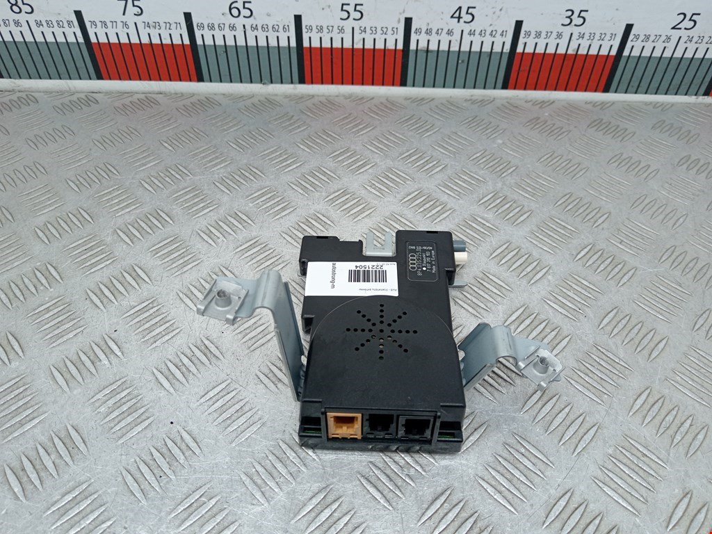 Усилитель антенны AUDI A3 8P 2003-2013