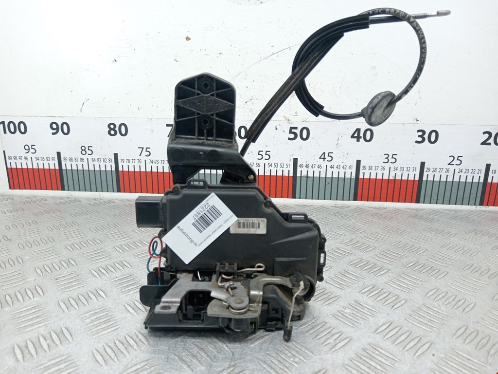 Замок двери передней левой VOLKSWAGEN Passat B5 1997-2005