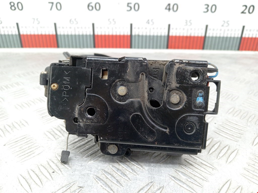 Замок двери передней левой VOLKSWAGEN Passat B5 1997-2005