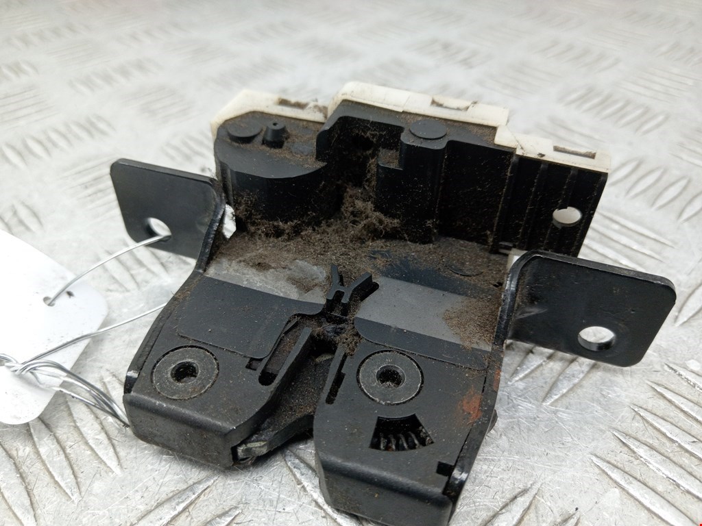 Замок багажника (крышки двери) RENAULT Scenic II 2003-2010