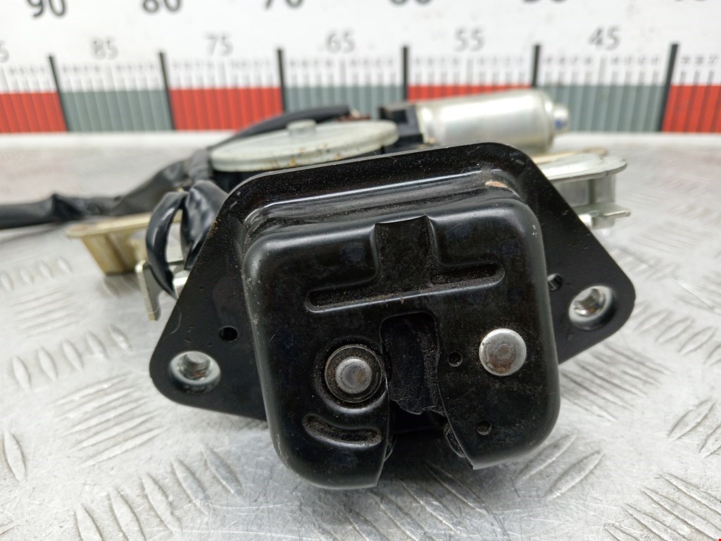 Замок багажника (крышки двери) HONDA Accord VII 2002-2007