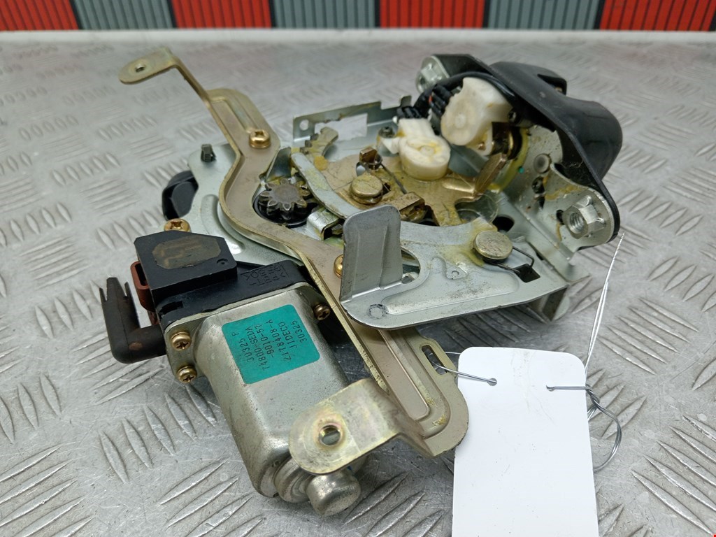 Замок багажника (крышки двери) HONDA Accord VII 2002-2007