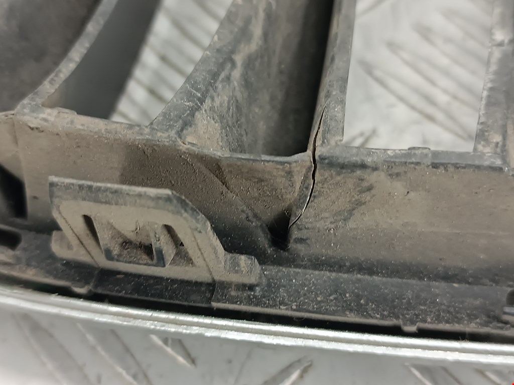 Решетка радиатора BMW X1 E84 2009-2015