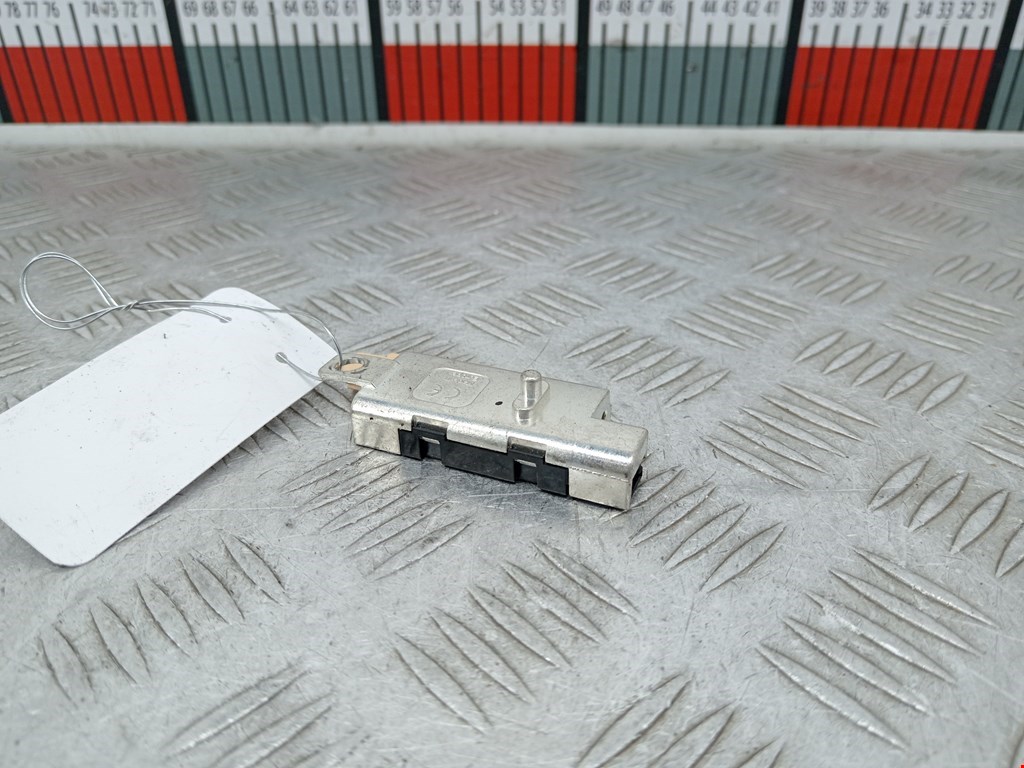 Усилитель антенны AUDI A3 8P 2003-2013