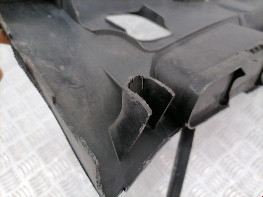 Воздухозаборник (наружный) MERCEDES-BENZ C-Class C-klasse W204 2007-2015