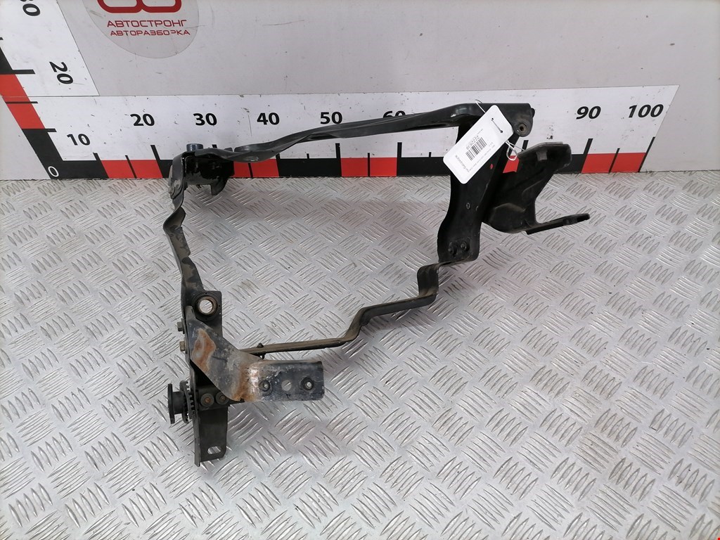 Кронштейн фары правый MERCEDES-BENZ C-Class C-klasse W204 2007-2015